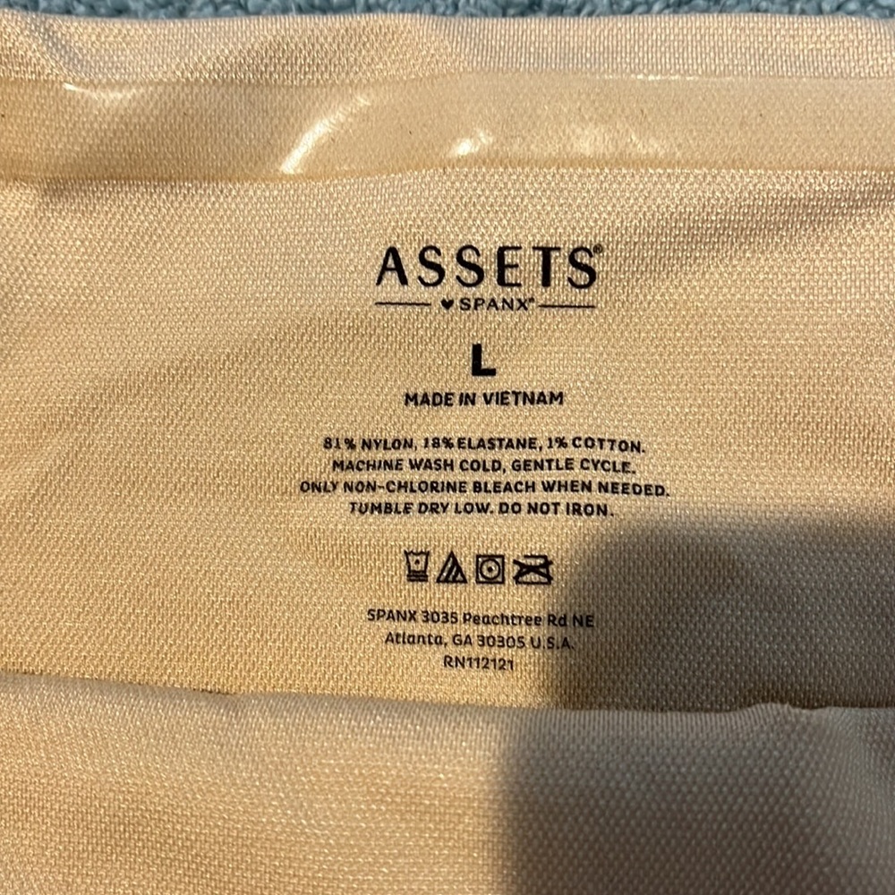 SPANX Assets shaping high-waist panty. 1814 - Picture 4 of 7